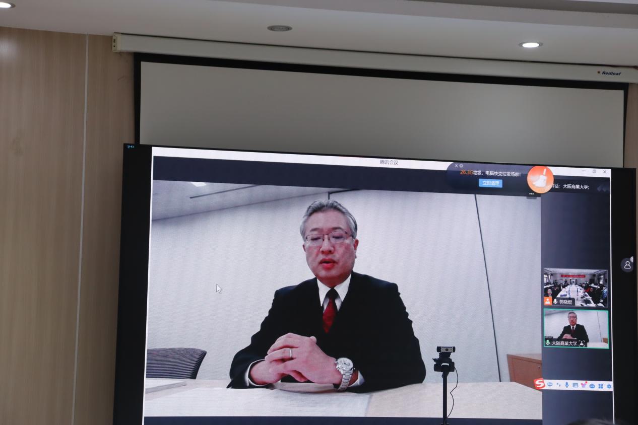 3大阪商业大学副董事长孙飞舟教授代表日方致开幕辞